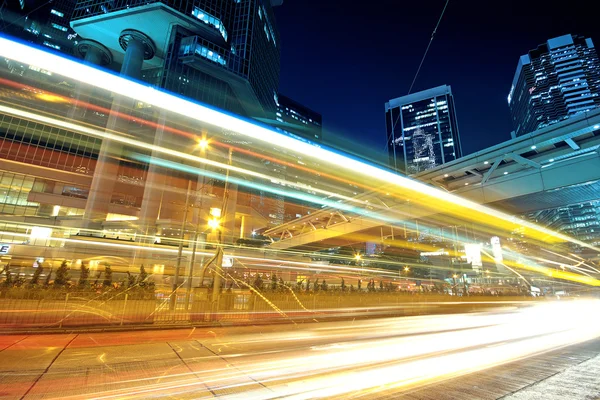 Velocidade de tráfego à noite — Fotografia de Stock