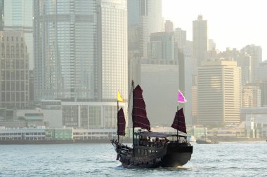 Çin yelkenli gemi içinde hong kong victoria Limanı