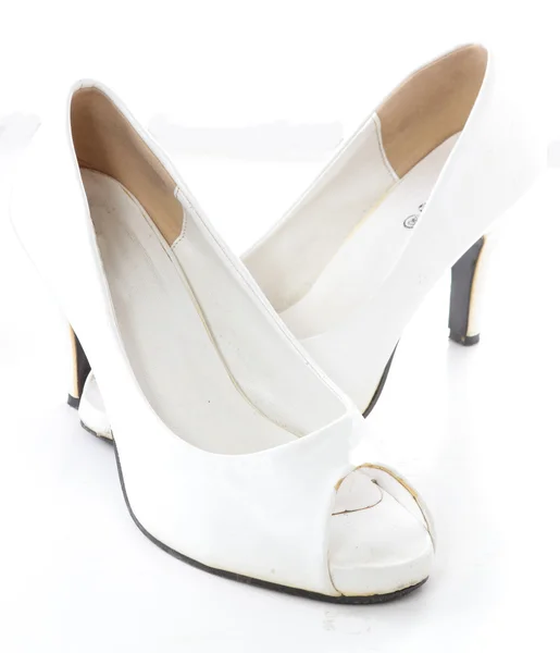 Zapatos de tacón alto para mujer sobre fondo blanco — Foto de Stock