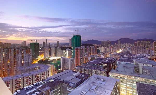 Zonsondergang in binnenstad, hong kong — Stockfoto