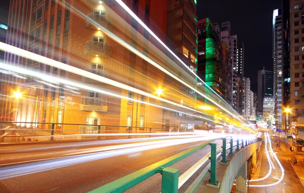 Trafikhastighet på natten — Stockfoto