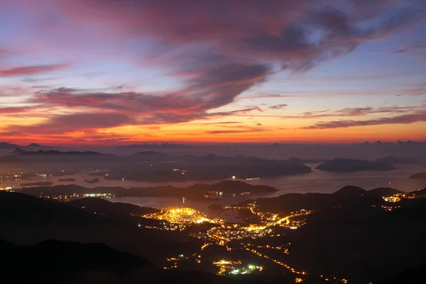 Pôr-do-sol nas montanhas — Fotografia de Stock