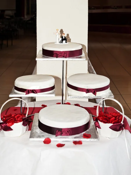 Dört düğün pastası katmanlı — Stok fotoğraf