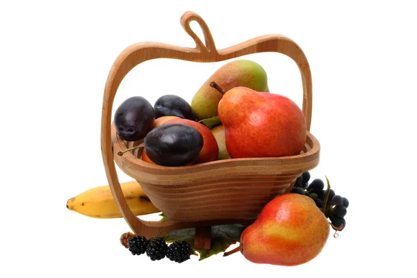 Jarrón de madera con fruta — Foto de Stock