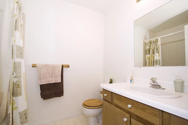 Imagen de cerca de un interior de baño — Foto de Stock