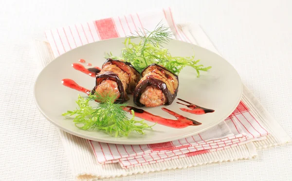 Meatballs wrapped in eggplant — Stock Photo, Image