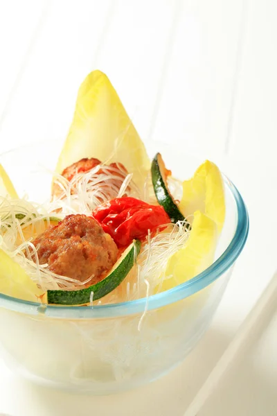 Meatballs and noodles — Stock Photo, Image