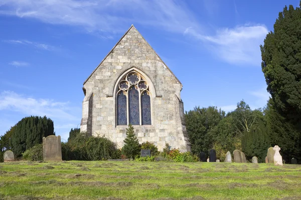 Engelska land kyrka — Stockfoto