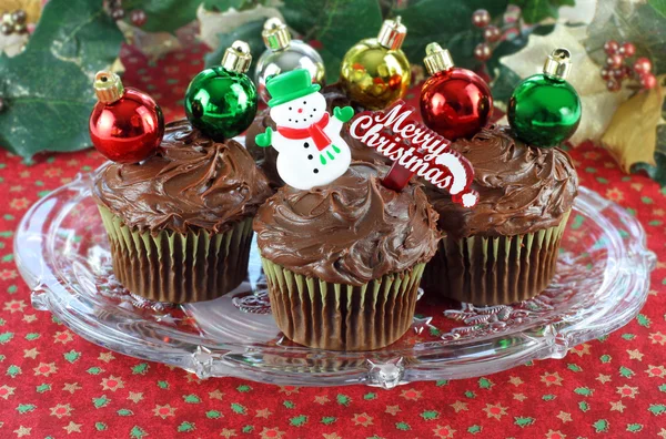 Σοκολάτα cupcakes διακοσμημένα για τα Χριστούγεννα — Φωτογραφία Αρχείου