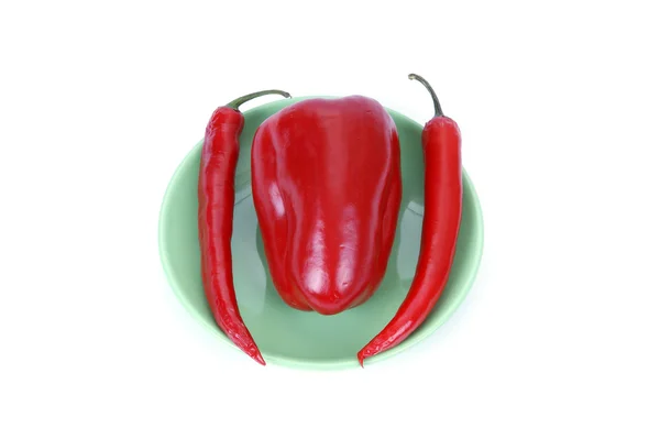 Pimienta roja fresca sobre un blanco —  Fotos de Stock