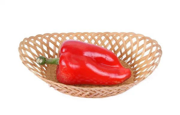 Pimenta quente vermelha fresca em um branco — Fotografia de Stock