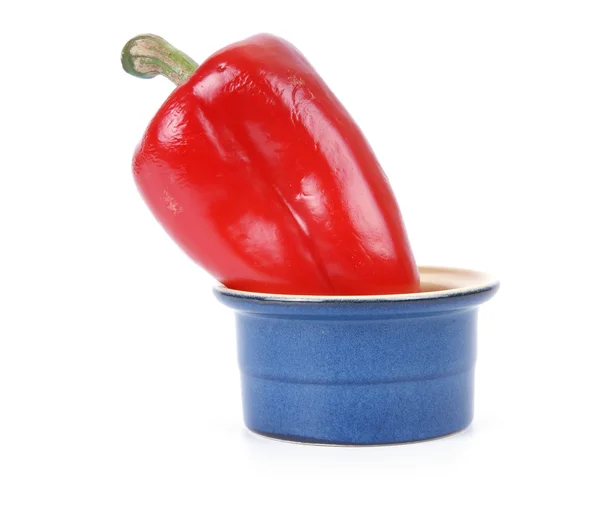 Φρέσκο κόκκινο καυτερό πιπέρι σε λευκό — Φωτογραφία Αρχείου