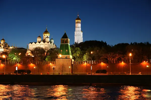 Rusko, Moskva. Noční pohled na Kreml — Stock fotografie