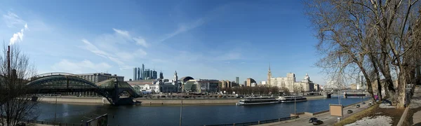 Moscow, Russia. View from the embankment of the Moskva River — Stock Photo, Image