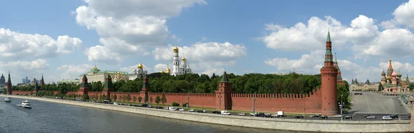 Oroszország, moscow. panorámás kilátás nyílik a Kreml — Stock Fotó