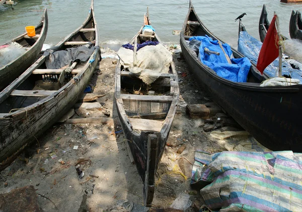 Barche sulla riva dell'oceano. Kerala, India — Foto Stock