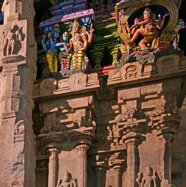 Binnenkant van meenakshi hindoe tempel in madurai — Stockfoto