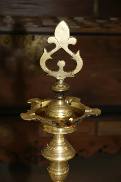 Lâmpada religiosa do templo hindu, Kerala, sul da Índia — Fotografia de Stock