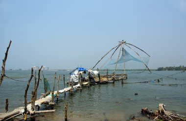 Çinli balık ağlarına. vembanad lake, kerala, Hindistan