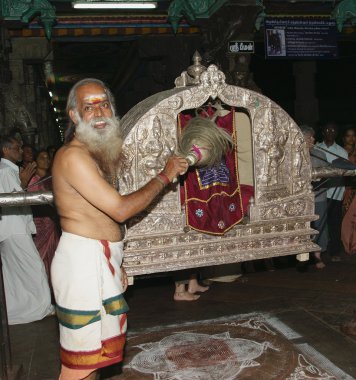 bir hindu Tapınağı meenakshi madurai, tamil nadu, içinde dinsel tören