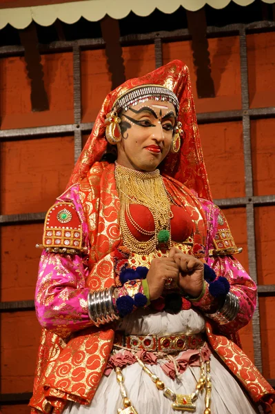 卡塔克舞传统舞蹈演员。高知 (科钦） 印度 — 图库照片