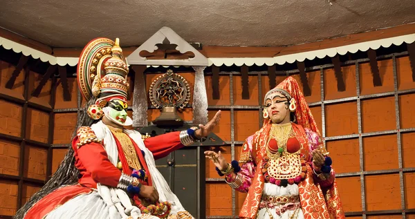 Kathakali tradional taniec aktor. Kochi (cochin), Indie — Zdjęcie stockowe