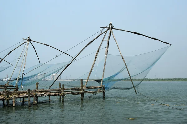 Çinli balık ağlarına. vembanad lake, kerala, Hindistan — Stok fotoğraf