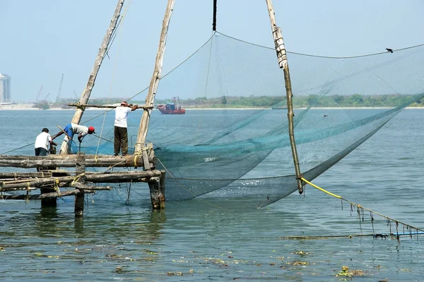Čínské rybářské sítě. Vembanad lake, kerala, Indie — Stock fotografie