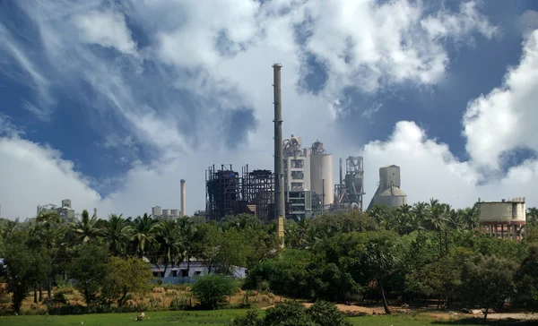 近代的な工場、ケララ州、南インド — ストック写真