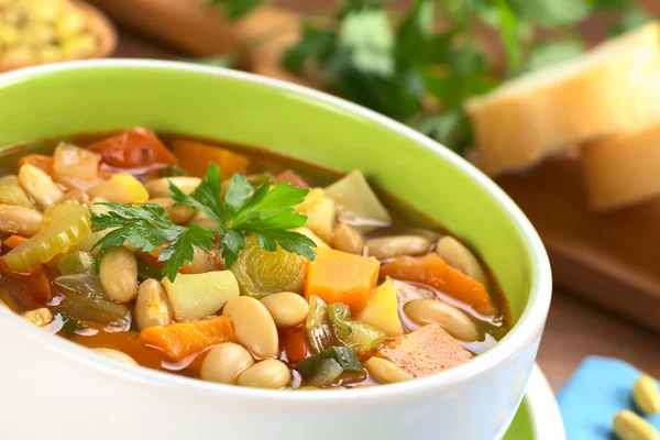Вегетарианский бобовый суп — стоковое фото