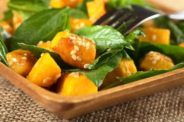 Pumpkin Spinach Salad — Stock Photo, Image