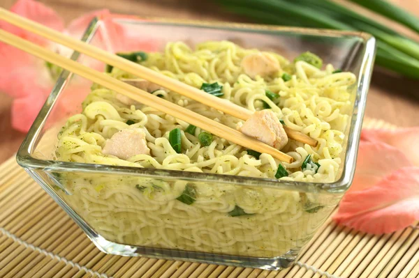 Asian Noodle Soup with Chicken — Stock Photo, Image