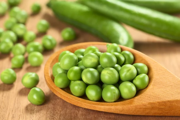 Verse rauwe groene erwt zaden — Stockfoto