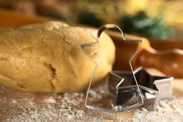 Angel-Shaped Cookie Cutter with Dough — Stock Photo, Image
