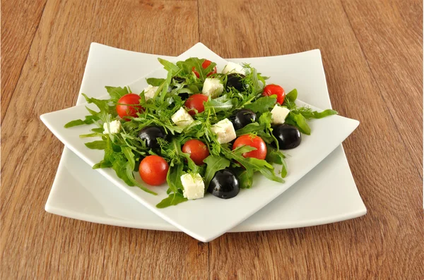 Kiraz domates ve üzüm Roka Salatası — Stok fotoğraf