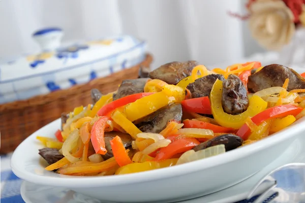 Chicken liver with vegetables — Stock Photo, Image