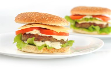 göğsü hamburger