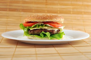 göğsü hamburger