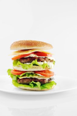 göğsü hamburger