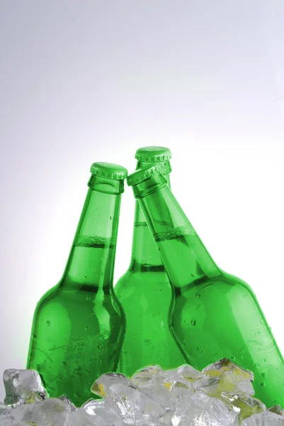 Grüne Flaschen — Stockfoto