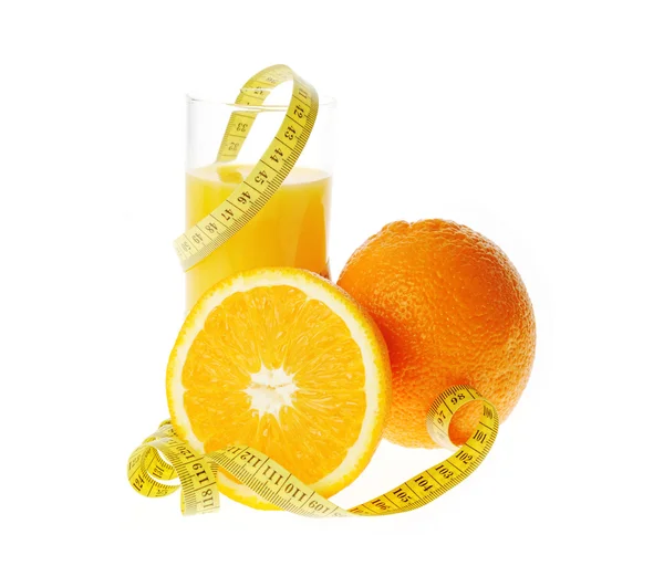 Sklenice s čerstvou pomerančovou šťávou — Stock fotografie