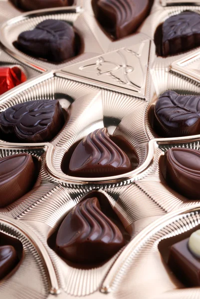 Chocolates em caixa de papel alumínio — Fotografia de Stock