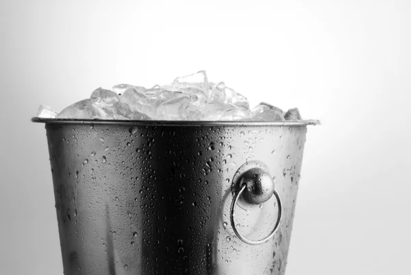 氷のバケツ — ストック写真