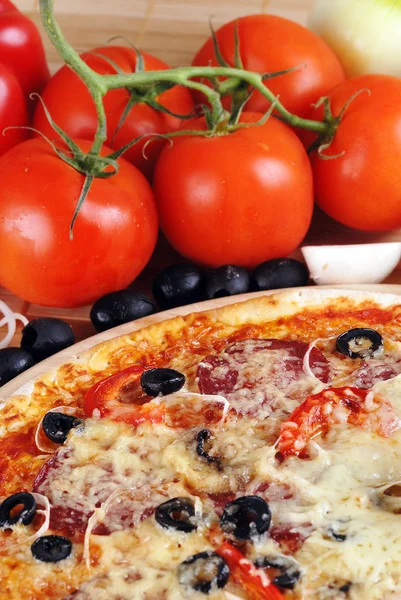 토마토와 피자 — 스톡 사진