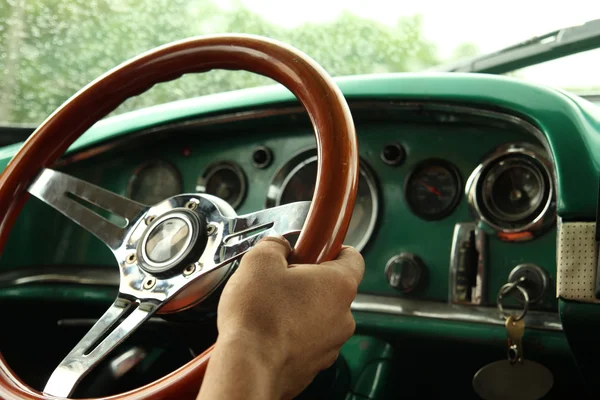 Driving a old car — Stock Photo, Image