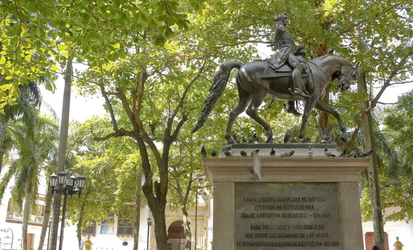 Equestrian statue of Simon Bolivar. — Stock Photo, Image