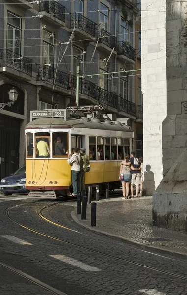 Gele tram. — Stockfoto
