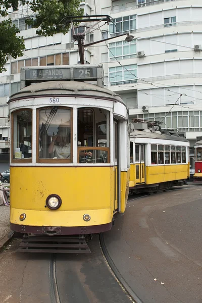 Лиссабонский трамвай . — стоковое фото