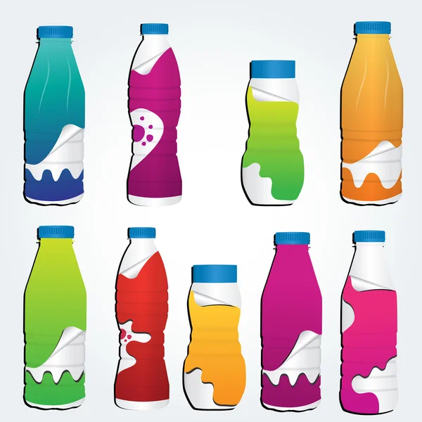 Ensemble de bouteilles réalistes en plastique blanc avec des étiquettes colorées — Image vectorielle