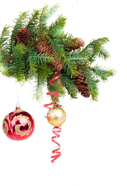 Noel kavramı üzerinde beyaz baubles ile — Stok fotoğraf